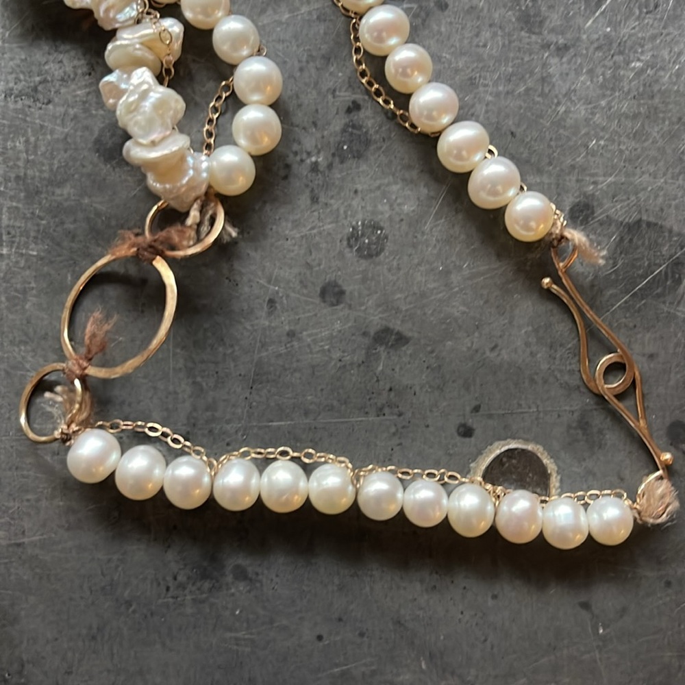 Melissa Joy Manning Pearl and gold necklace - Picture 8 of 16